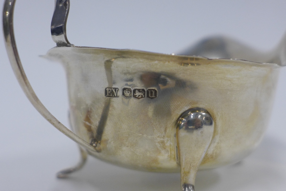 George V silver sauce boat, Viners, Sheffield 1937 together with a set of four Sheffield silver - Image 5 of 5