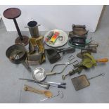 Large quantity of vintage kitchenalia items (a lot)