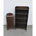 Early 20th century dark oak open bookcase 61 x 124 x 20cm, together with a mahogany bedside 40 x