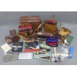 Collection of vintage cameras and binoculars, (a lot)