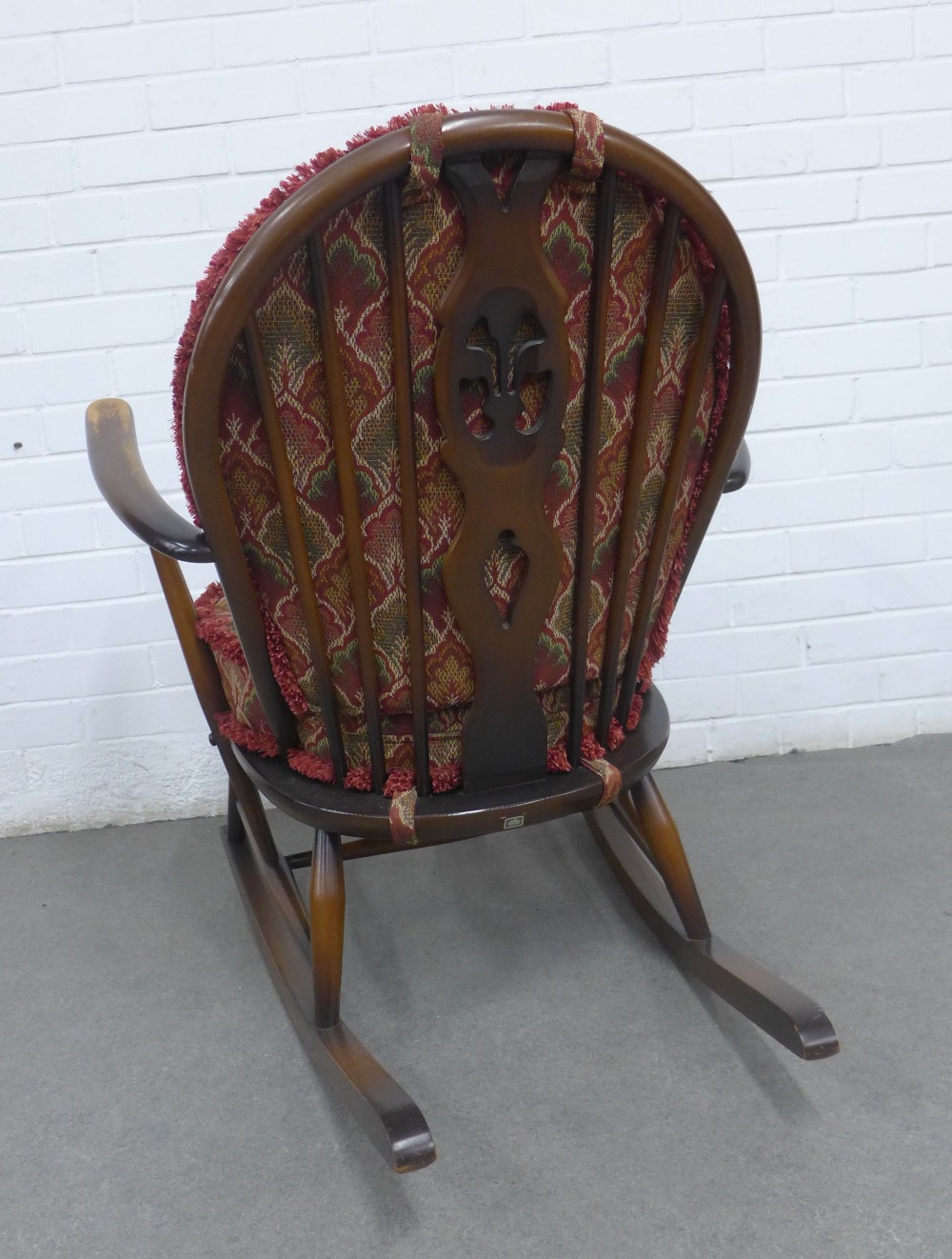 Vintage Ercol dark elm Windsor rocking chair, 71 x 84cm. - Image 3 of 3