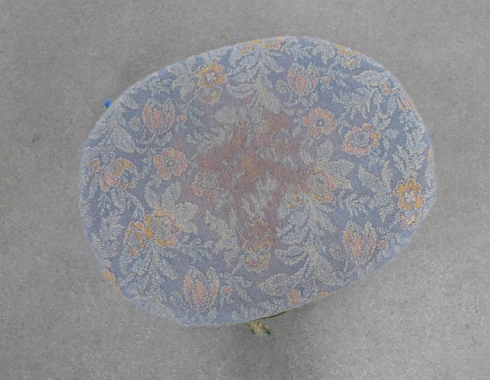 Small footstool with upholstered top on hexagonal legs, 38 x 18 x 30cm - Image 3 of 3