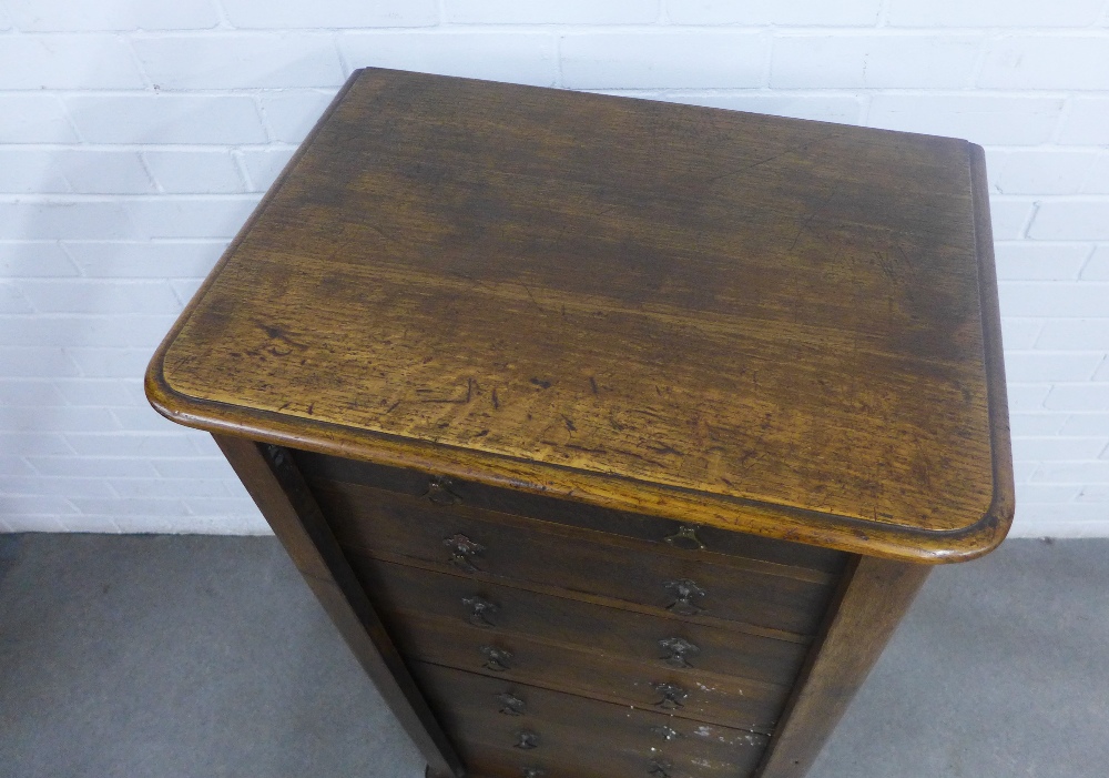 Oak Wellington chest with seven drawers, 59 x 114 x 40cm. - Image 2 of 4