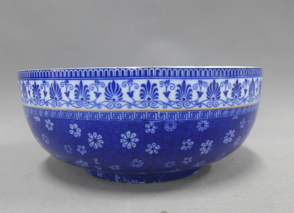 Shelley Cloisello Ware blue and white pottery bowl, 21cm