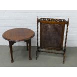 Bergere screen with pierced scrolling top and barley twist side supports, 54 x 79cm together with