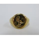 9ct gold intaglio signet ring, carved with a lion rampant, UK ring size approx 7.5g