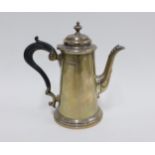George V silver hot milk pot, Sheffield 1919, 17cm