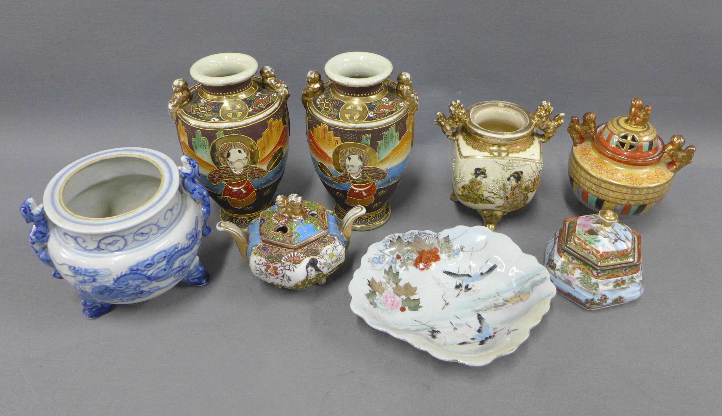 Japanese pottery and porcelain to include vases and dishes, etc (8)