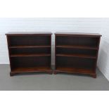 Two modern mahogany open bookcases with adjustable shelves, 135 x 101 x 33cm (2)