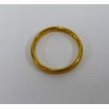 22ct gold wedding band, approx. 3.90g