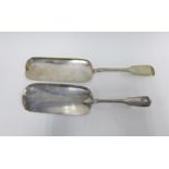 Edwardian silver crumb scoop of fiddle and thread pattern, inscribed 'Presented by Lieut. H. Jump,