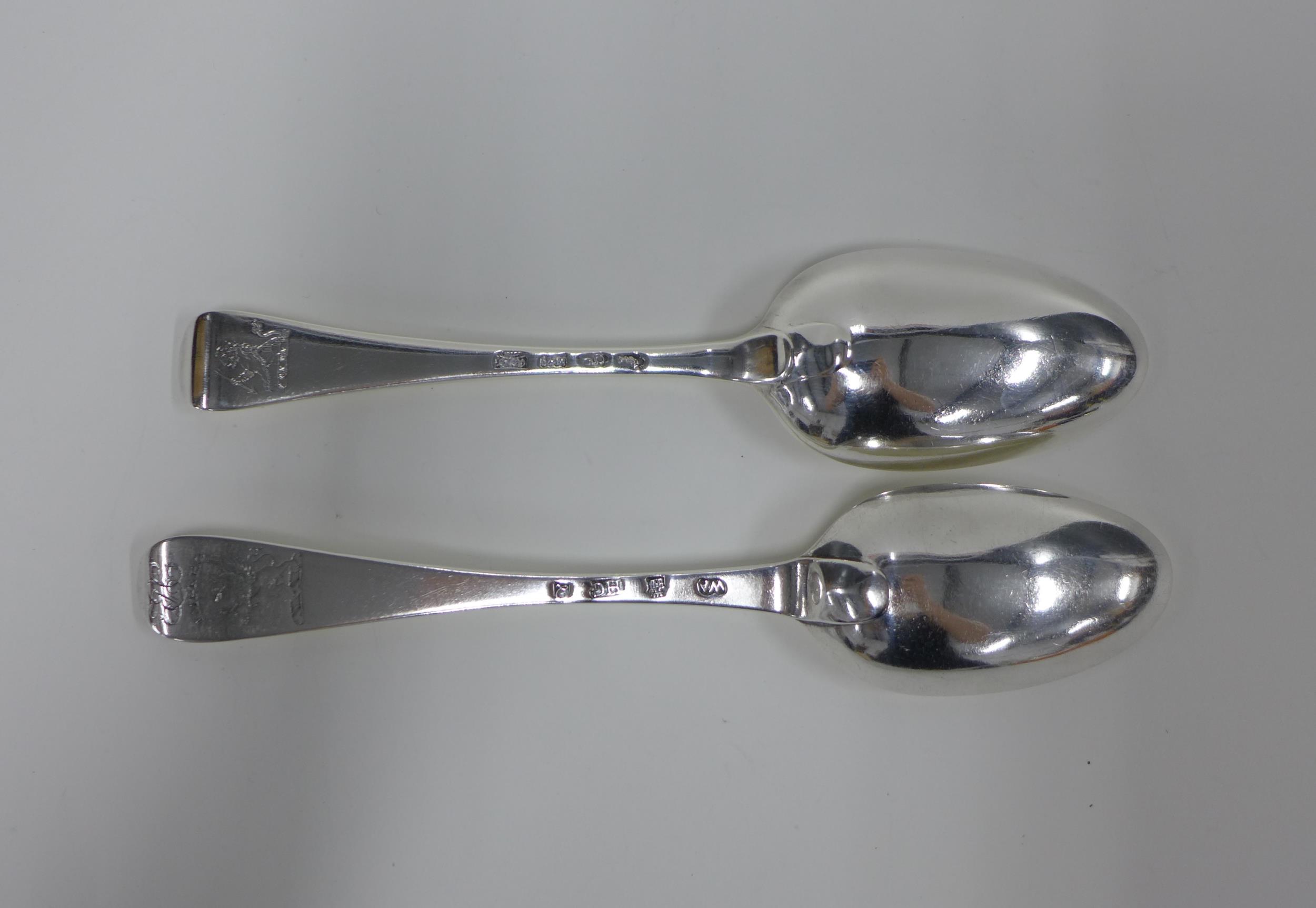 Rare George II hanoverian silver table spoon by William Aytoun, Edinburgh 1745 with engraved crest - Image 2 of 6