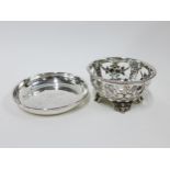 George V silver pin dish and a 19th century continental silver bonbon dish / basket, 7cm (2)