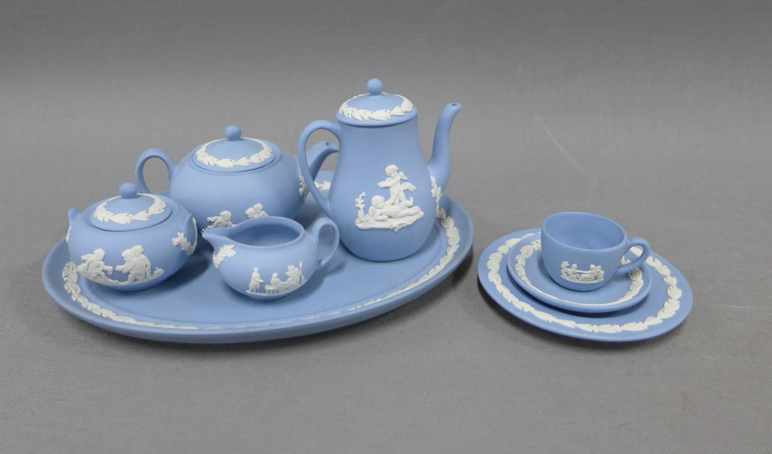 Collection of miniature porcelain cabinet cups and saucers to include Coalport, Royal Worcester - Image 4 of 4