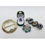 Silver and agate bracelet, silver and amethyst ring, white metal and green hardstone brooch and an