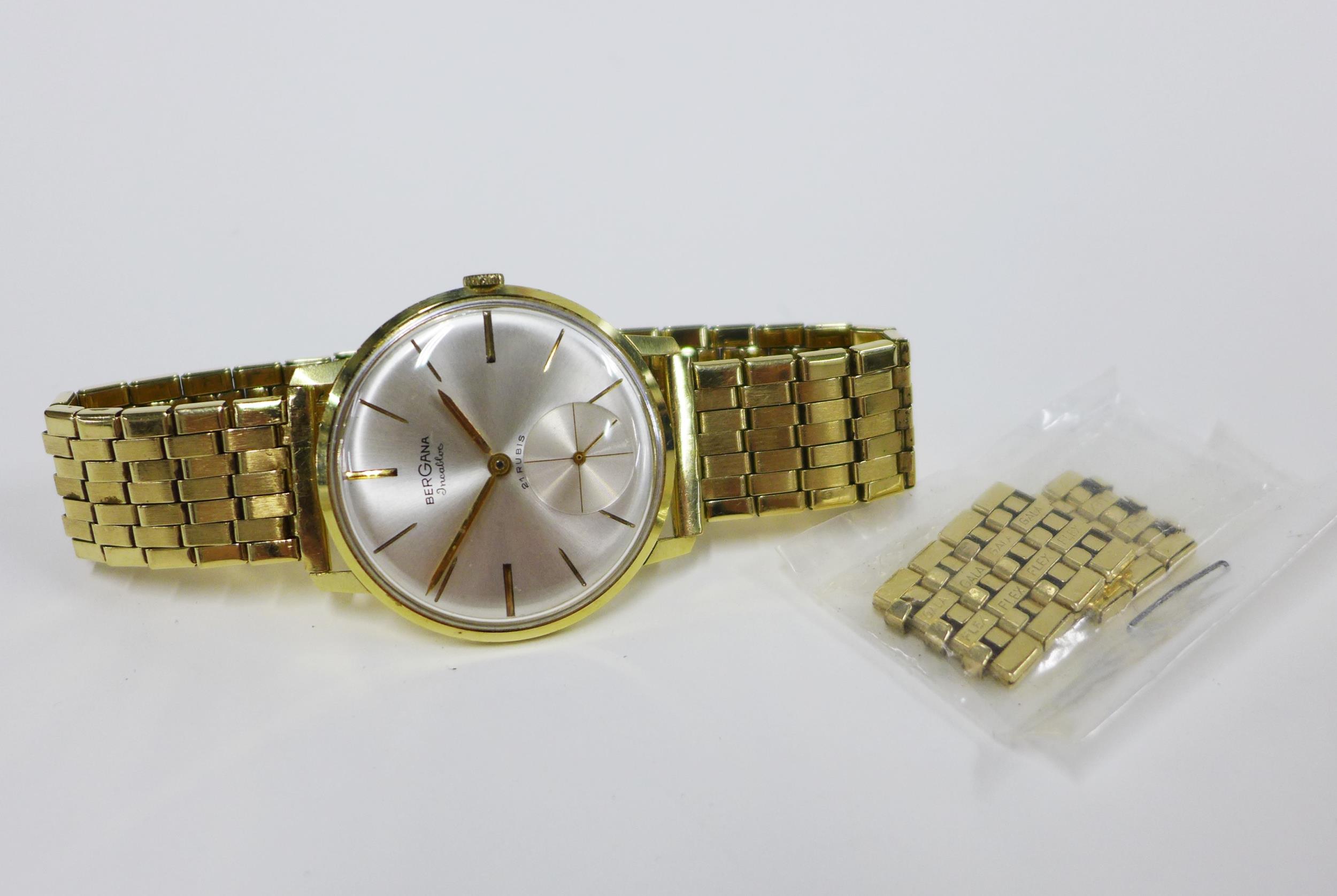 Gent's 14ct gold cased vintage Bergana wrist watch, champagne dial with hour batons, subsidiary