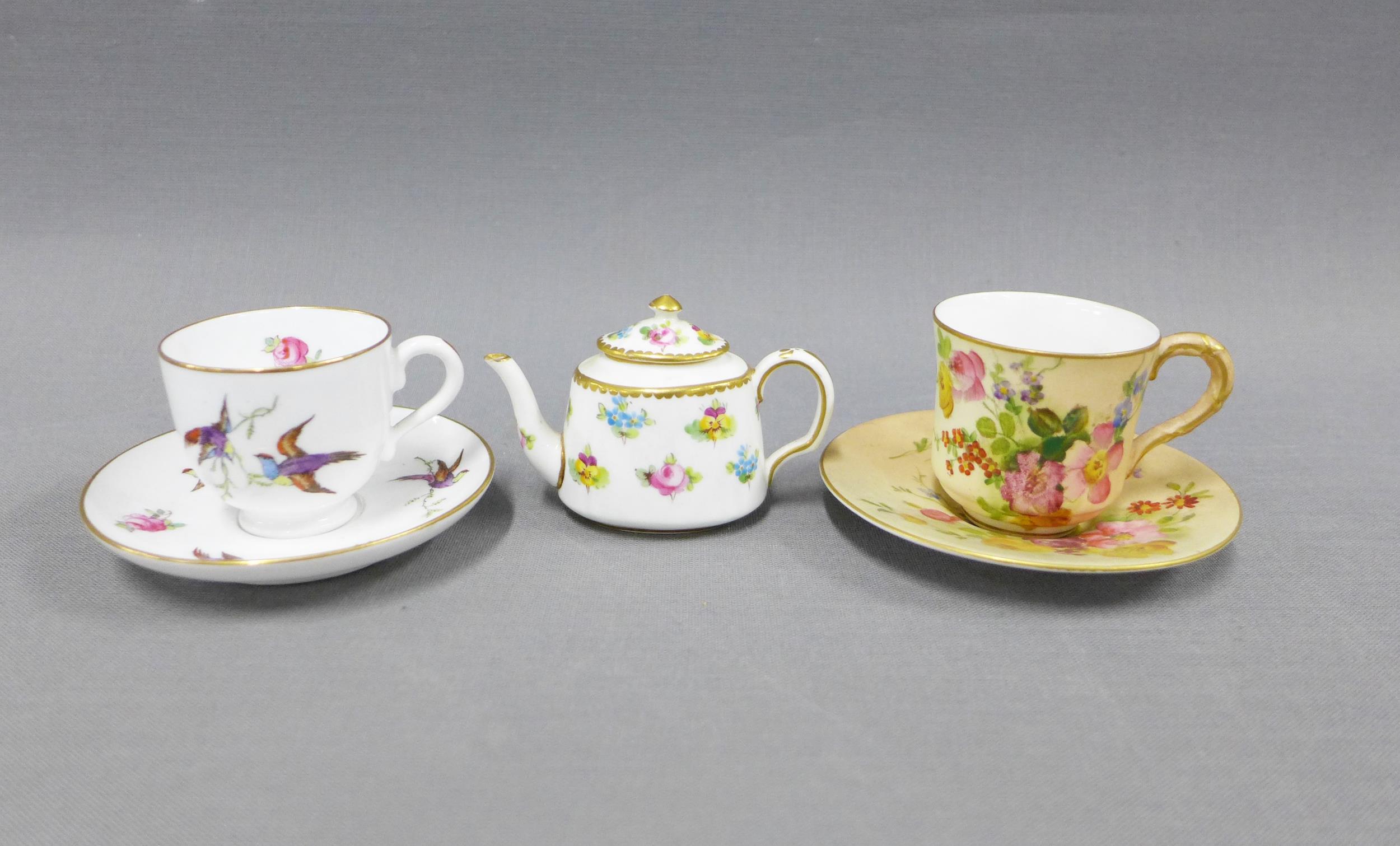 Collection of miniature porcelain cabinet cups and saucers to include Coalport, Royal Worcester - Image 3 of 4