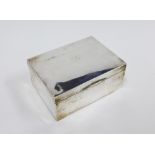 George VI silver table cigarette box, cedar lined with hinged lid, Birmingham 1945, 12 x 9cm