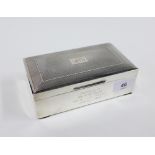 Silver cigarette table box, Birmingham 1965, with an engine turned lid and cedar lined interior,