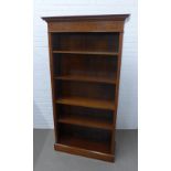 Modern open bookcase with dentil top over adjustable shelves, 187 x 99 x 35cm