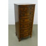 Walnut serpentine chest of drawers, 20th century, seven drawers and cabriole legs, 112 x 48 x 38cm