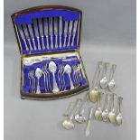 Oak cutlery canteen containing Queens pattern flatware, together with some loose flatware (a lot)