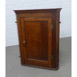 19th century oak corner cupboard with a shelved interior. 102 x 80 x 48cm