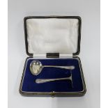 George V silver pusher and spoon set, Sheffield 1925, in fitted case