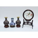 Cloisonne vases and a miniature table screen, (4) 23 x 14cm