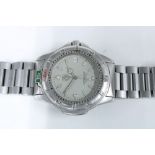 Gents stainless steel wrist watch wristwatch, signed Tag Heuer, Professional 200 metres, grey