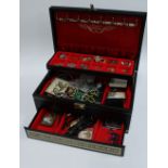 Jewellery box containing a 9ct gold lapel pin, 9ct chain necklace, silver Edinburgh thistle FC