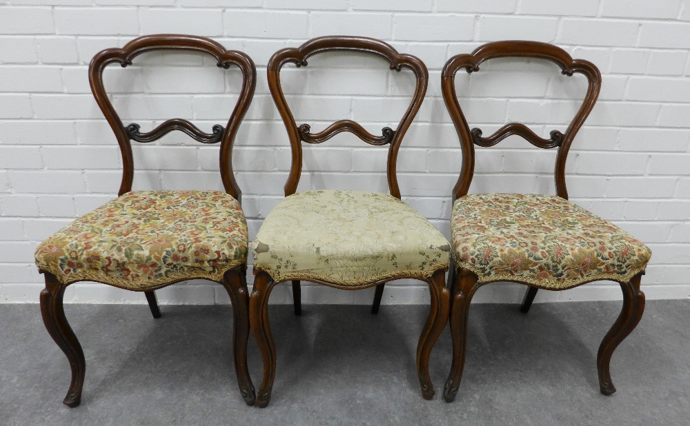 Set of three Edwardian mahogany balloon back side chairs with cabriole legs, two with tapestry - Image 3 of 3