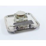 George VI silver mounted glass inkwell, Hamilton & Inches, Edinburgh 1949, on a square Epns base,