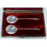 Victorian cased set of two silver Apostle spoons, Francis Howard, Sheffield 1891 (2)