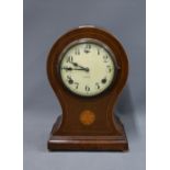 Gilbert American mantle clock, mahogany case with inlaid paterae, 32cm high