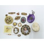 Collection of Victorian and Edwardian unmarked yellow metal jewellery to include brooches, tie