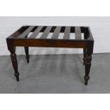 Mahogany luggage rack with slatted top, 40 x 66 x 41cm