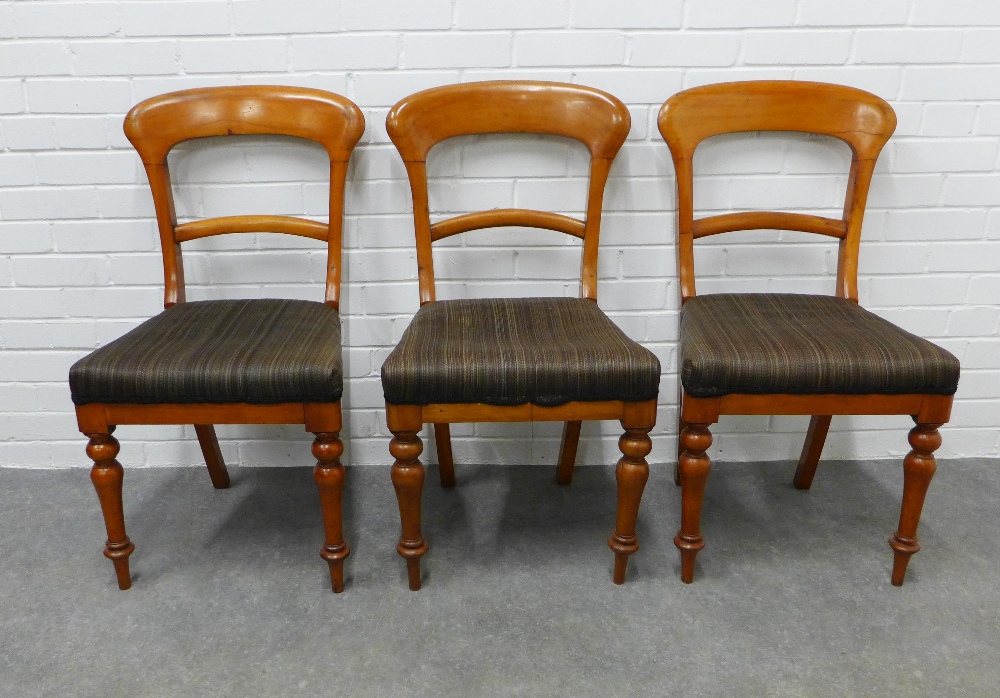 Set of three Victorian balloon back chairs with horsehair upholstered seats, 90 x 48 x 40cm. (3) - Image 3 of 3