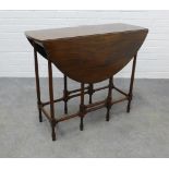 Edwardian mahogany spider gateleg table, with oval drop leaf sides. 72 x 95 x 87cm.