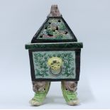 Chinese famille verte incense burner and cover, on four mythical beast feet, 23 x 13cm.