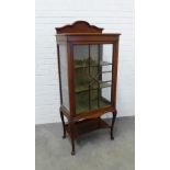 Edwardian mahogany display cabinet. 145 x 60 x 36cm.