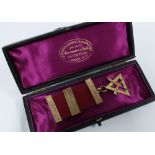 9ct gold Masonic medal with ribbon and box