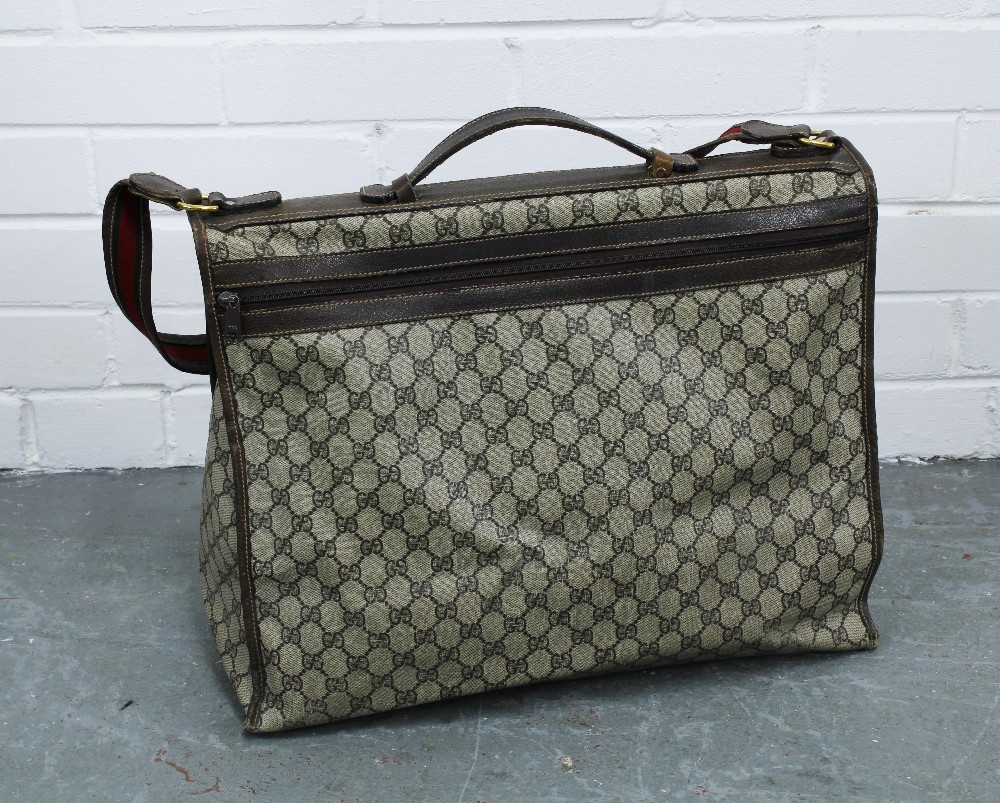 Vintage Gucci soft body canvas and leather weekend travel bag, with GG monogram and green and red - Image 2 of 3