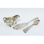 Epns wares to include a pair of berry spoon, fish slice and sauce boat (4)