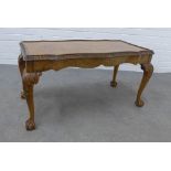 Walnut Queen Anne style coffee table, 48 x 96 x 46cm