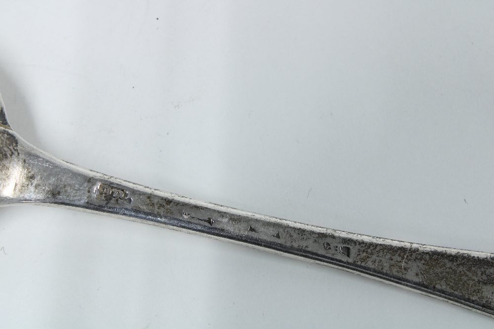 Set of five19th century provincial silver table spoons, Old English pattern, 21cm long (5) - Image 3 of 4