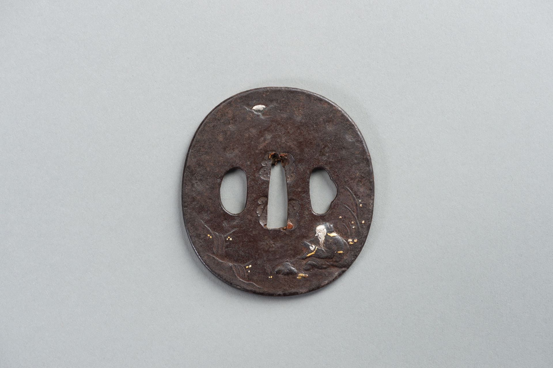 AN IRON TSUBA WITH A LITERATI - Bild 3 aus 4