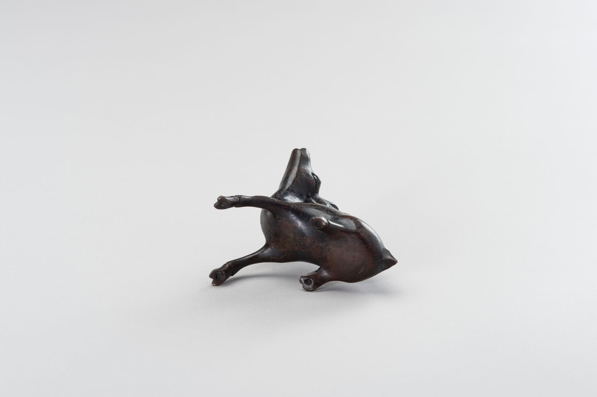 A CHINESE BRONZE FIGURE OF A STAG - Image 9 of 9