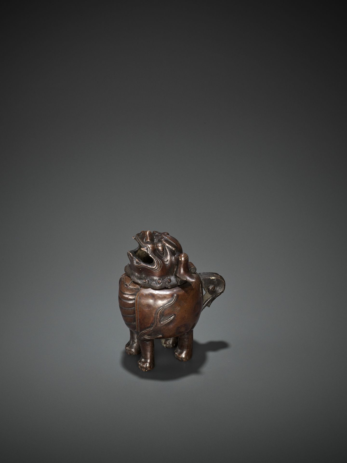 A BRONZE LUDUAN-FORM CENSER AND COVER, 17TH CENTURY - Bild 4 aus 9