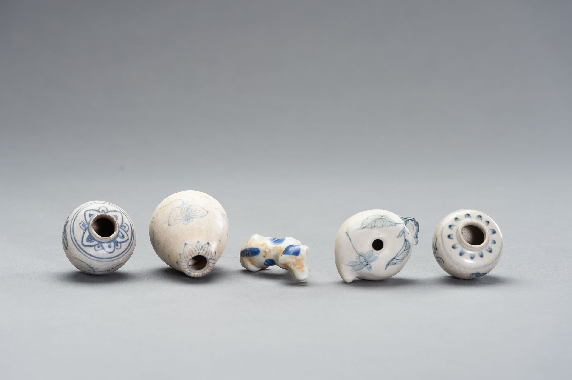 FIVE BLUE AND WHITE PORCELAIN 'SHIPWRECK' WARES - Image 5 of 7